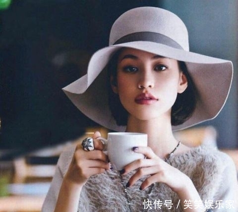 #和围巾#帽子围巾搭配有门道!这么穿才是真女神