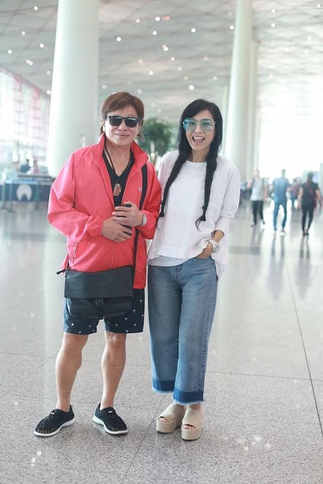 62岁米雪真嫩！一身打扮嫩成美少女，网友：赵雅芝这次遇到对手了