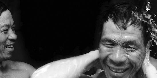  太阳能@十年前被“热捧”的太阳能，还没过几年，却被农民“抛弃