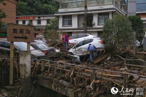 直击：四川汶川耿达镇龙潭村受灾现场