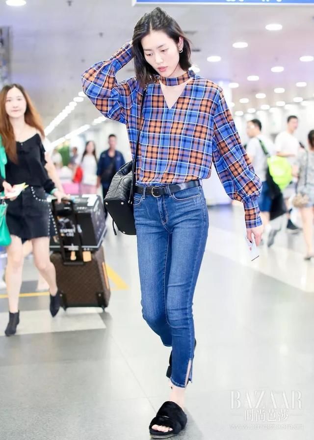 不骗你，刘雯衣橱里可能有180条牛仔裤!