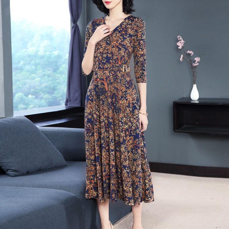 谁说:真丝比旗袍美，多瞧瞧这刚上新的“欧货”秋裙，美炸天