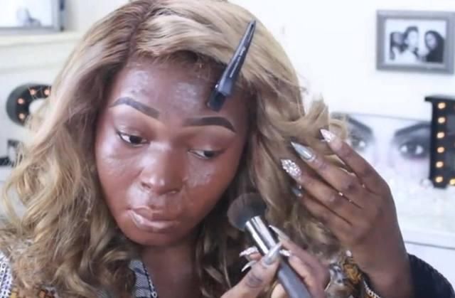 非洲女子化妆前后对比，人们直呼化妆术神奇