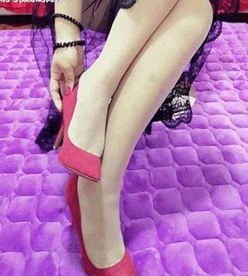 高跟鞋尽情展现女性之美
