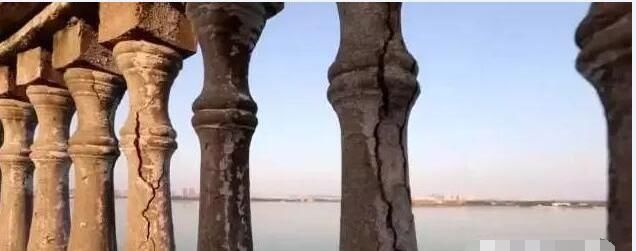  设计师■新婚夫妻40万买180°湖景房，奇葩结构吓跑装修公司，无人敢接手