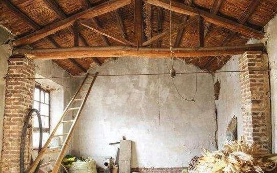 有人专门到农村收老屋旧梁，一根几百元，用来干啥答案来了