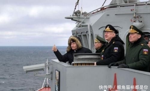 #核动力#下一代航母呼之欲出,普京亲临现场观摩:载机60架核动力令人惊喜