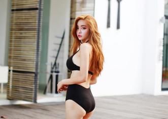 时尚又大胆的小姐姐穿连体泳衣，性感撩人、时尚优雅，俏皮可爱