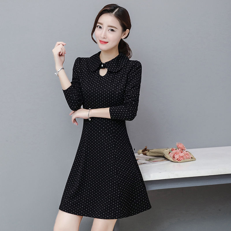 才刚入秋，这秋装连衣裙已经上市了，初秋穿着显瘦又百搭，特美