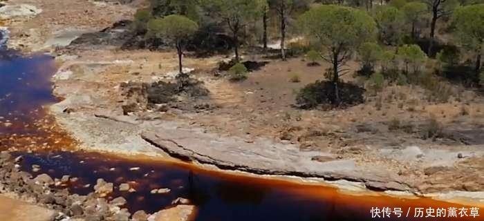 这可能是地球上最危险的河流,掉进去渣都不剩,河边寸草不生!