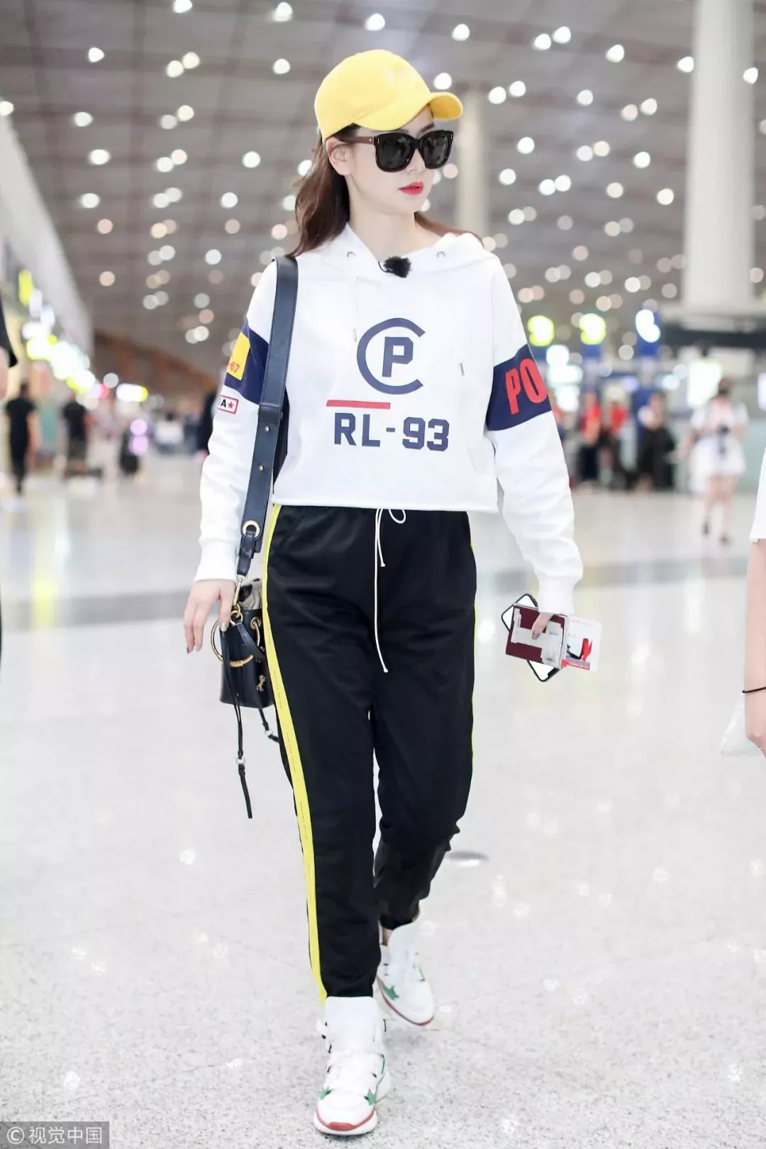 开学了，今年流行的校服裤又更新了！谁穿谁好看！