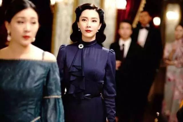 41岁的旗袍女王,优雅和精致的陈数几乎让女人汗颜