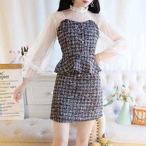 难怪老婆把去年衣服全扔了,原来今秋流行小香风,美的款款想买