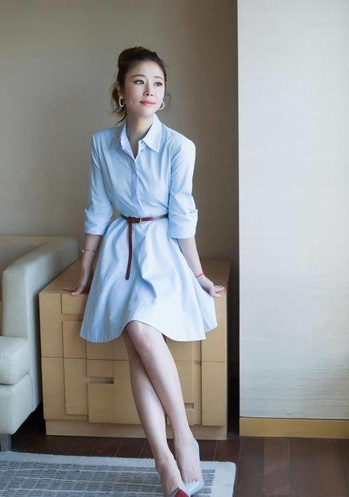 林心如穿牛仔裤成时尚灾难，跟穿裙子的她，判若两人！