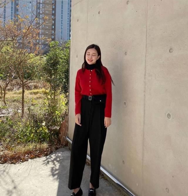 【不土】春天毛衣怎么穿不土 ?记住这4点 ,气质惨了 !