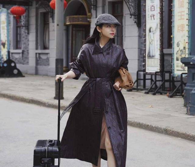 【萝卜】三木博主的春季造型真美,条纹衬衫配萝卜裤,照着穿一样...