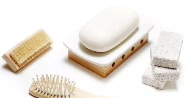 #洗澡时#洗澡时,用“香皂”好还是“沐浴露”好一直用错了,难怪皮肤干!