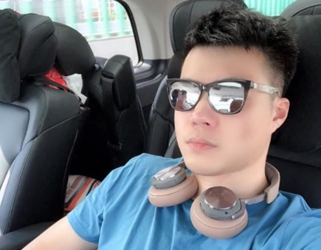 被铲屎官起诉后，黄毅清再曝料！网友5个字的评论，扎心了