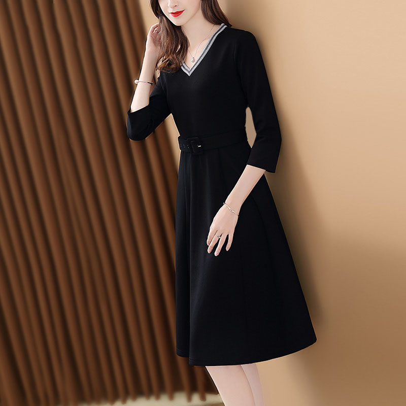 难怪姐姐都不买夏装，3小时前刚上架的秋裙实在太美，真想全买了