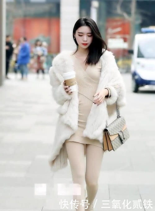 #性感#时尚街拍:短裤长腿美女,穿出性感好身材,美丽动人引人注目