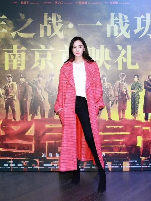 『牢记』舍不得买大牌没关系,牢记这5个穿衣习惯,基本款也能穿出高级感