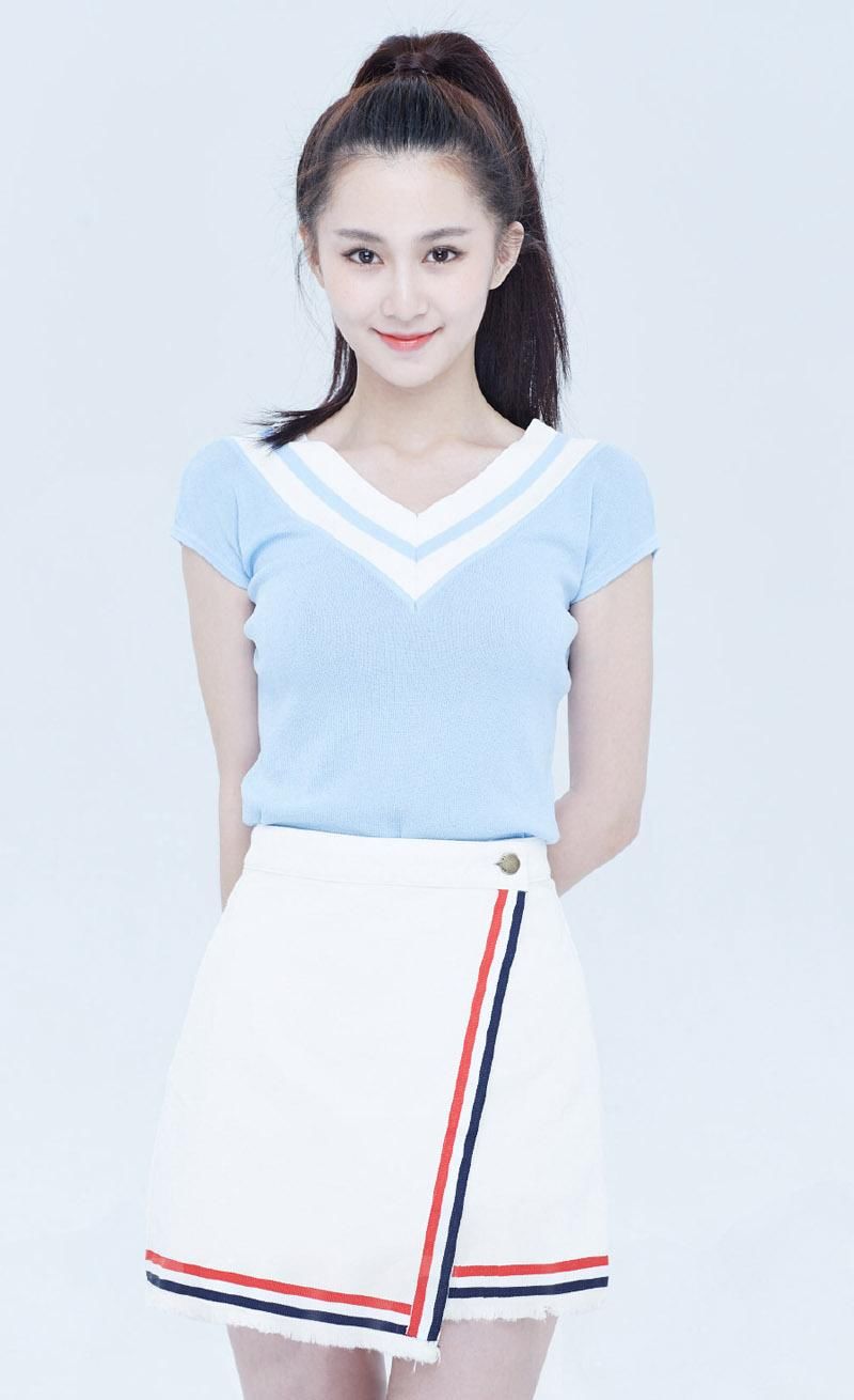 刘颖伦清新甜美时尚写真图片
