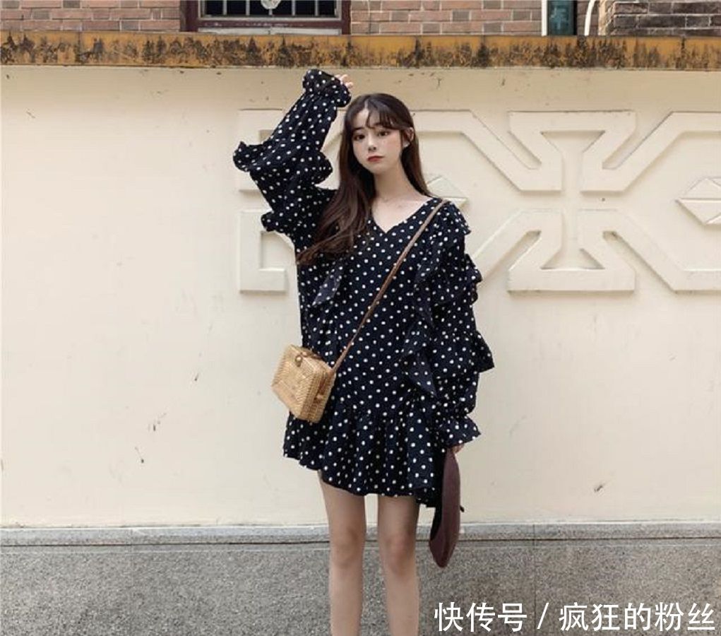  「适合」春季最不挑年龄的穿搭裙子+平底鞋，穿出高级感！