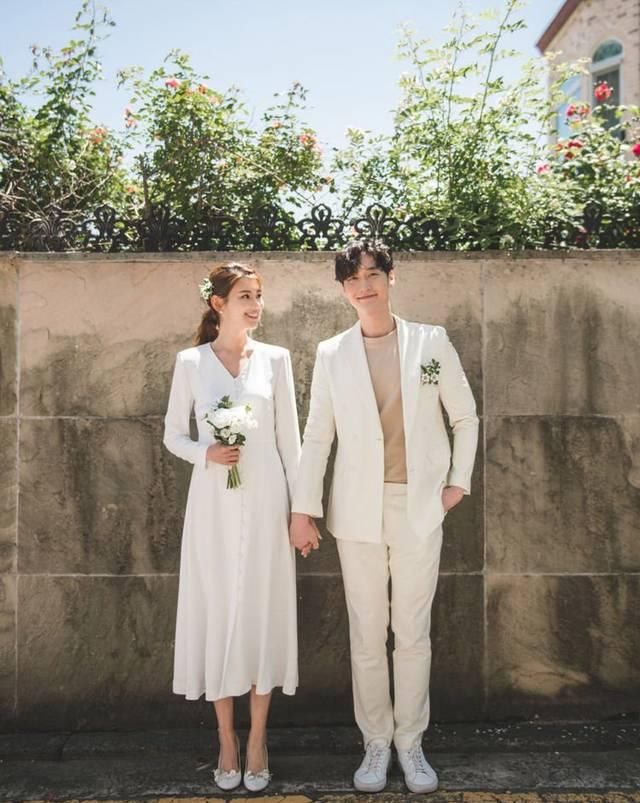  「蕾丝」简单注册造型也不能少缺一条轻婚纱！多款网购日韩风平价婚纱推介