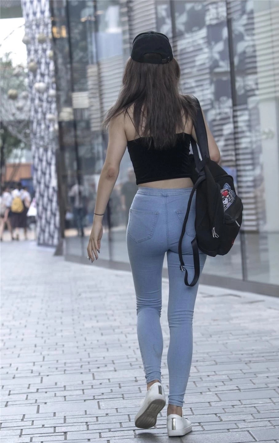 小姐姐|街拍:小姐姐你完全不必用力凹造型,你站在那就很美了