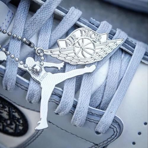 「联名」内部爆料Dior x AJ1联名本周将公布抽签,众星上脚,欧美要延期发售?