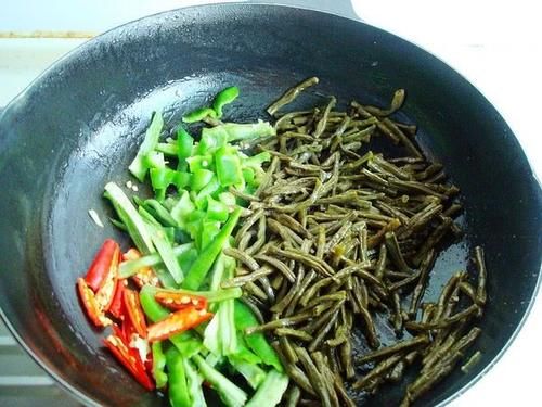  春天@春天最该吃的1道菜，炒一炒就熟，好吃营养高，又鲜又解馋！