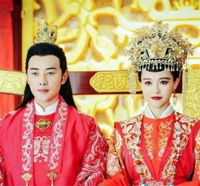 疑似唐嫣罗晋婚期将至试婚纱！唐嫣经纪人回应：不实消息