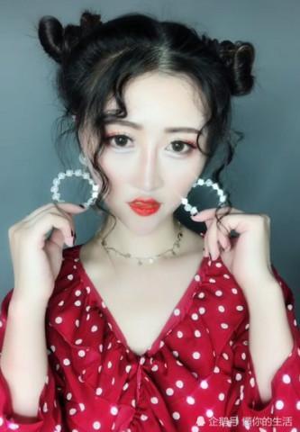 小姐姐网恋五年，突然被小哥哥约见面，去赴约的她由村姑变成了女