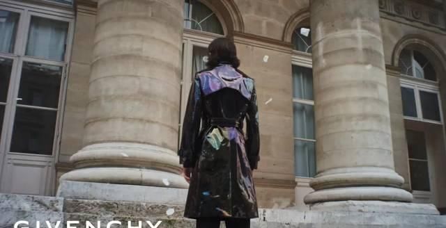  『喇叭裤』小粗腿有救了，穿上秒变大长腿，视觉增高10cm，美炸了！