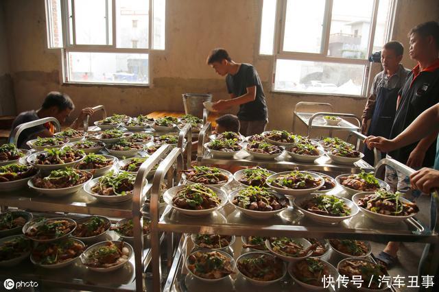 继天价彩礼之后，农村结婚又有了新标准，男方要有三边一响