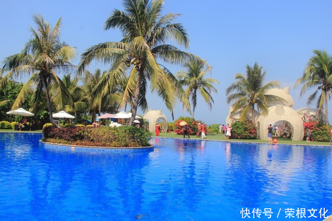 因大海到三亚，爱上大海