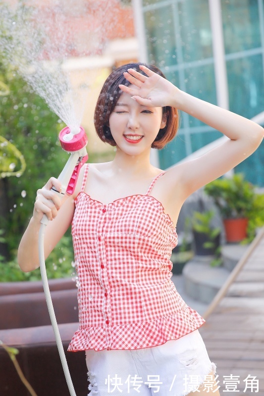 人像摄影：调皮可爱的短发清爽女孩