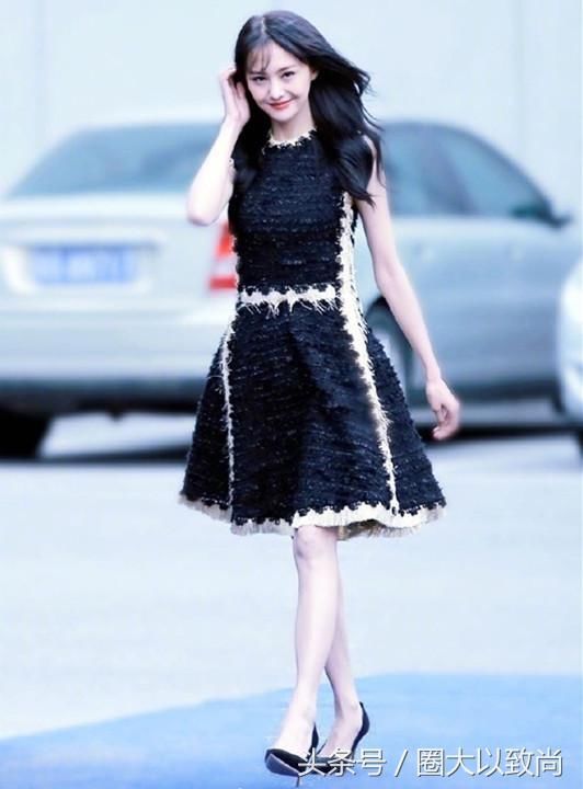 郑爽胖了10斤有什么关系？穿上高跟鞋一双长腿照样秒杀一片