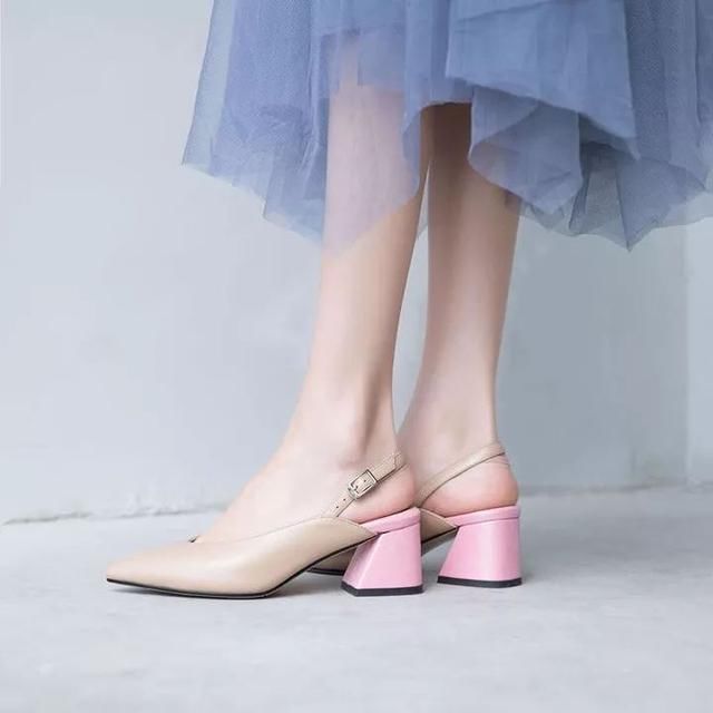 时髦办｜我的大长腿，是尖头深V穆勒鞋宠出来的！