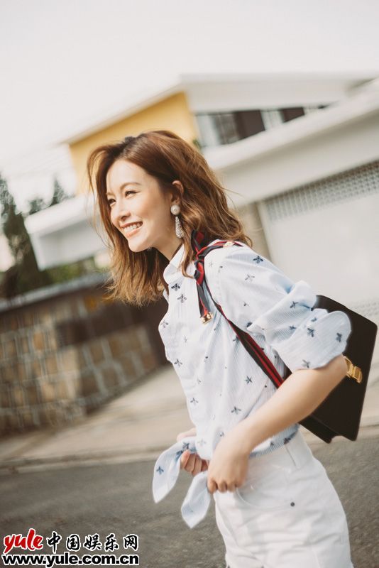 文咏珊笑容清新 写真多种风格尽显多面魅力