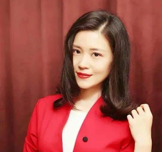 『寄养』悲惨的胡琳娜从小被寄养长大,与母亲丁嘉丽15年只见过两面