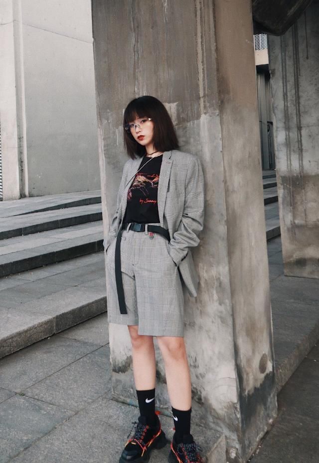  [春天]春天炫酷感十足的穿搭来袭读者：鉴定完毕，是心动的女孩