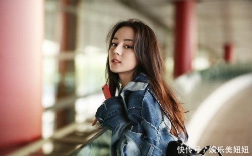 热巴杨颖穿一样的衣服,一个女神,一个尴尬,网友:差距太大了