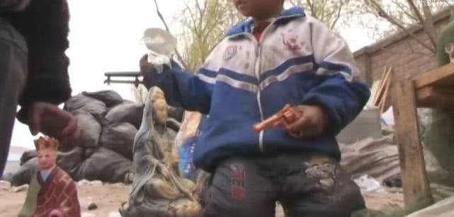 逼疯上海人的“垃圾分类”背后，藏着14亿中国人不知道的残忍真相