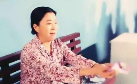 #低调#高秀敏的好姐妹,曾是二人转演员,被赵本山捧红,低调不炒作