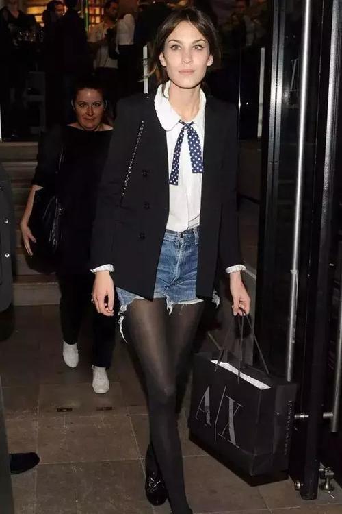 女人再漂亮也不能这样穿！因为谁穿谁丑！