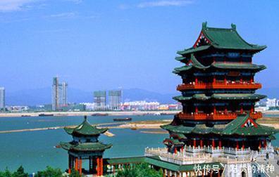 重庆这个地区有福了，长1900km的高速铁路在此过境，促进当地发展