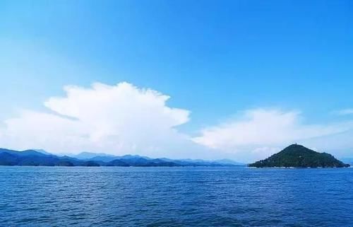  岛上的破：40岁中年大叔，买下一座岛，将岛上破屋改造成豪宅，让人羡慕