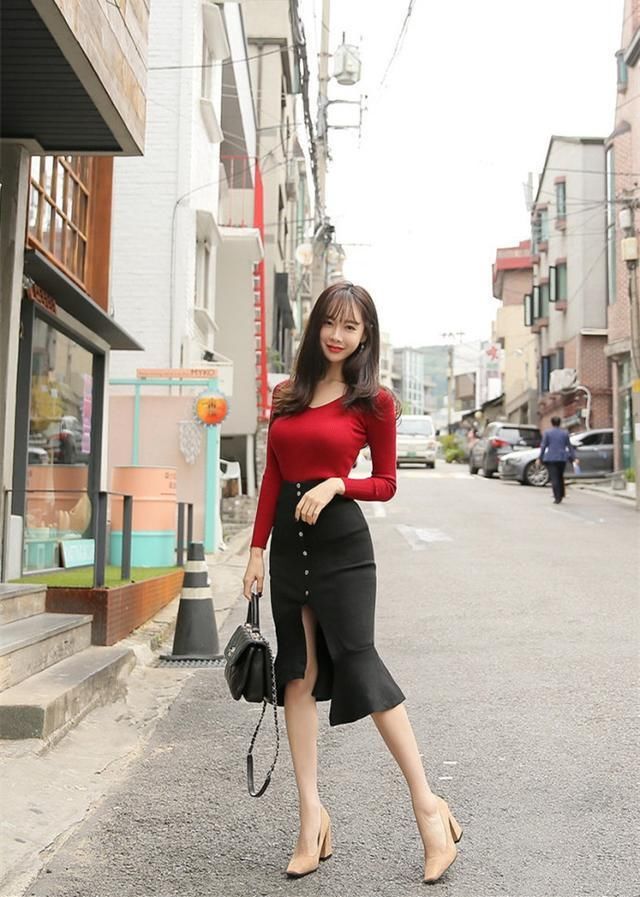 街拍 盈盈走来，丰姿尽展，淑女才情，温柔之至