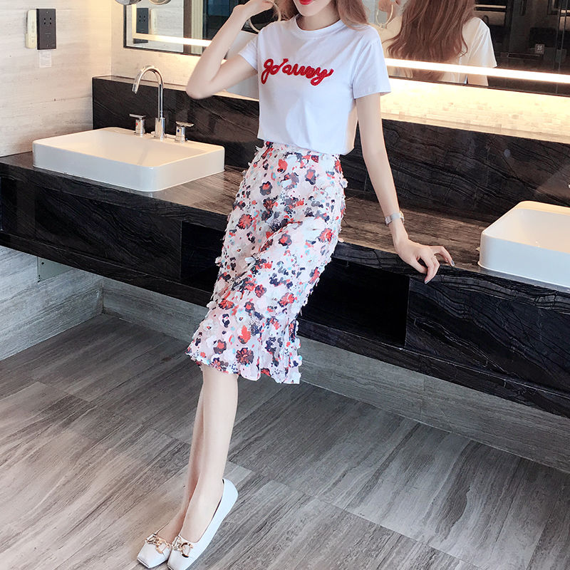 第一次见这么有气质的“高冷裙，适合8090后穿，美的让人痴迷